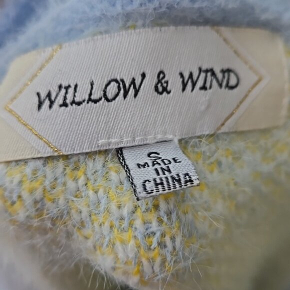 Willow and Wind Blue Floral Sweater - Picture 7 of 8